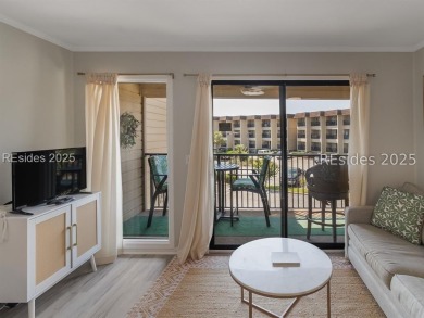 Beautiful 2nd floor villa in C building with great views &