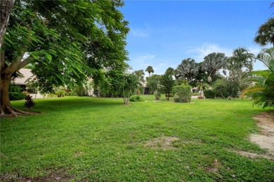 PRICED TO SELL! This Valencia Garden Villa has 1700 sq ft of