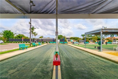 PRICED TO SELL! This Valencia Garden Villa has 1700 sq ft of