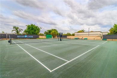 PRICED TO SELL! This Valencia Garden Villa has 1700 sq ft of