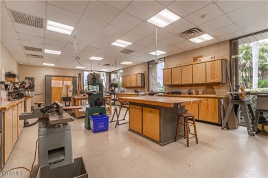 PRICED TO SELL! This Valencia Garden Villa has 1700 sq ft of