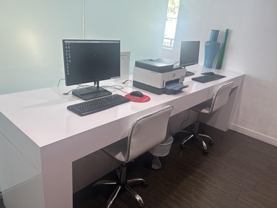 Spectacular, Contemporary Building on the Water! Walk or ride