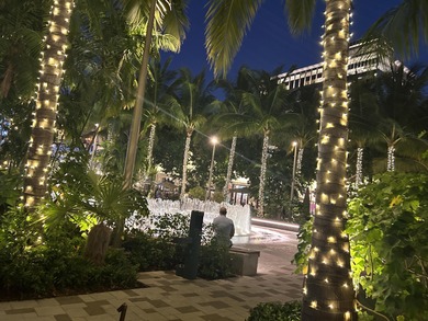 Spectacular, Contemporary Building on the Water! Walk or ride