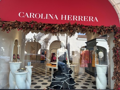 Spectacular, Contemporary Building on the Water! Walk or ride