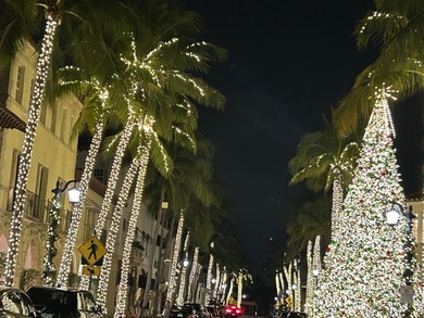 Spectacular, Contemporary Building on the Water! Walk or ride