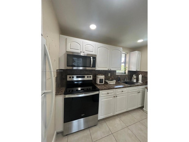 ** EXCELLENT LOCATION!!! NORTH MIAMI BEACH!!!! ..BEAUTIFUL 1 BIG