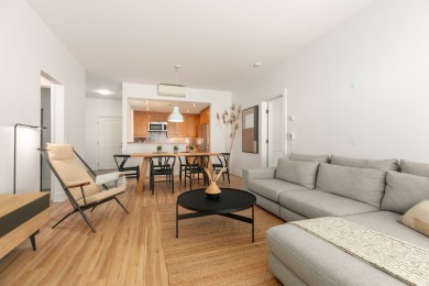 Main Floor - Ski IN/OUT! Come enjoy the Bromont trails directly