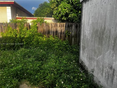 Investor special! Single-family home featuring 3 bedrooms and 2