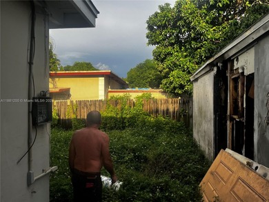 Investor special! Single-family home featuring 3 bedrooms and 2