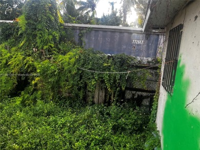 Investor special! Single-family home featuring 3 bedrooms and 2