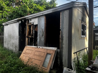 Investor special! Single-family home featuring 3 bedrooms and 2