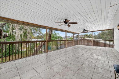 One or more photo(s) has been virtually staged. Experience