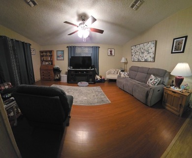 CHARMING 2BR/2BA HOME IN ACTIVE 55+ COMMUNITY!! Well-maintained