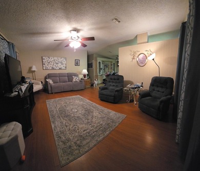 CHARMING 2BR/2BA HOME IN ACTIVE 55+ COMMUNITY!! Well-maintained