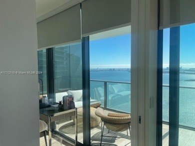 Spectacular 2 bedrooms + Den ,in Paraiso Bay Top of the line