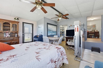 Welcome to 7494 Danvers Circle in beautiful Port Charlotte