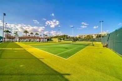 Gorgeous 2 BR & 3 BA unit at prestigious landmark The Cricket