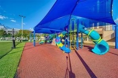 Gorgeous 2 BR & 3 BA unit at prestigious landmark The Cricket