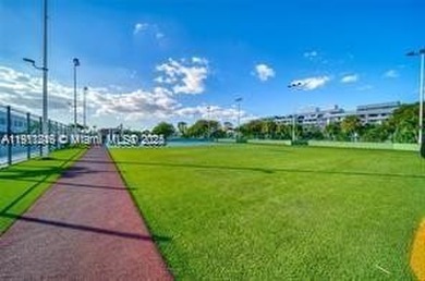 Gorgeous 2 BR & 3 BA unit at prestigious landmark The Cricket