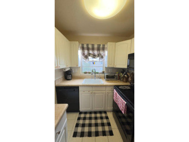 Beautifully condo located in the sought-after Bedford section