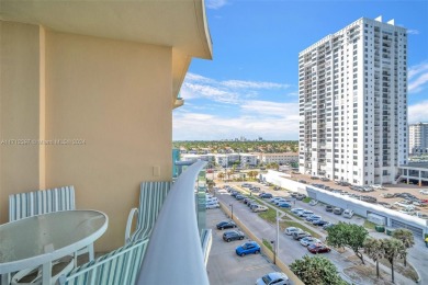 Modern Unit- Studio On the Beach. Located in the most renovated