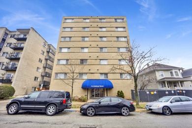 Two bedroom, one and a half bathroom 4th-floor corner unit in