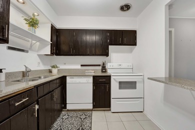 Two bedroom, one and a half bathroom 4th-floor corner unit in