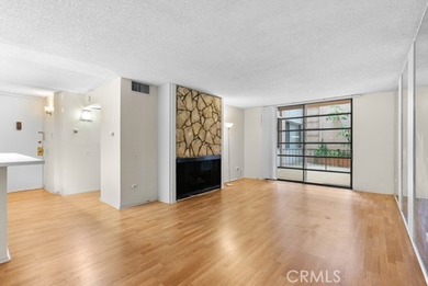 Great Condo, Great Price!!  This condo is conveniently located