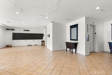 Great Condo, Great Price!!  This condo is conveniently located