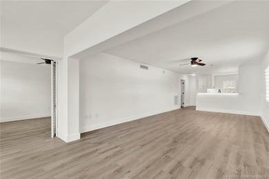 Like Brand New!! Gorgeous and move-in ready! Fabulous