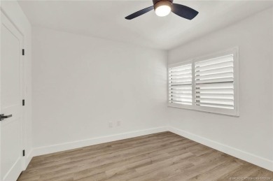 Like Brand New!! Gorgeous and move-in ready! Fabulous