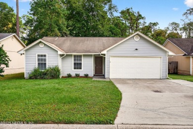 Located in the Fort Hammocks of Arlington, this spacious