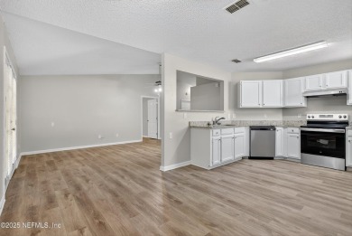 Located in the Fort Hammocks of Arlington, this spacious