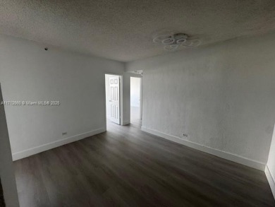 5 star building and campus. Largest 2/2 offered in Flamingo