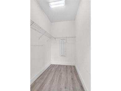 Beautiful Condo in the heart of Doral, 2/2 unit with elevator at