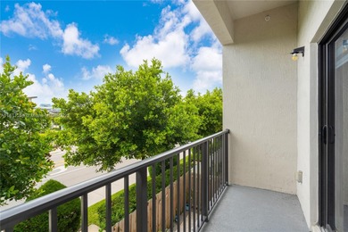 Beautiful Condo in the heart of Doral, 2/2 unit with elevator at