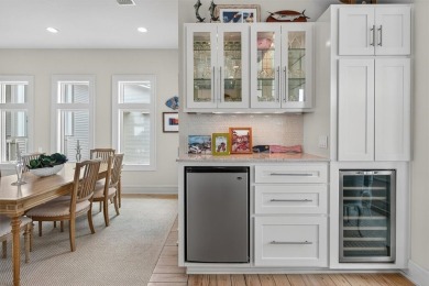 OPEN CANAL VIEWS, FLOATING BOAT SLIPS, ELEVATOR, PREMIER