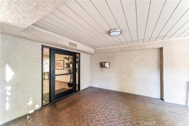 ***Resort style highly sought after Oak Pointe III