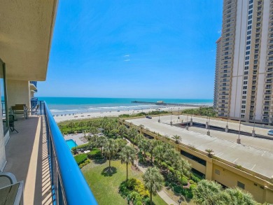 This 21-story luxury oceanfront high-rise offers gorgeous vistas