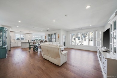 Sought-After Dorchester Suite with a Grand, Premium Location!