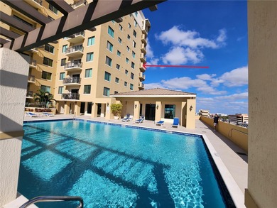 Beautifully 2/2 corner condo on the 12th floor, 1084 SF with