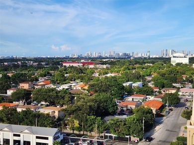 Beautifully 2/2 corner condo on the 12th floor, 1084 SF with