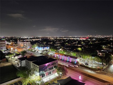 Beautifully 2/2 corner condo on the 12th floor, 1084 SF with