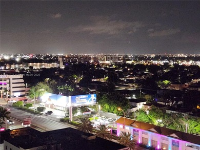 Beautifully 2/2 corner condo on the 12th floor, 1084 SF with