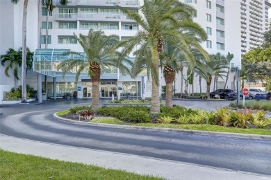 PENTHOUSE UNIT! GREAT LOCATION in Fort Lauderdale, CLOSE TO THE