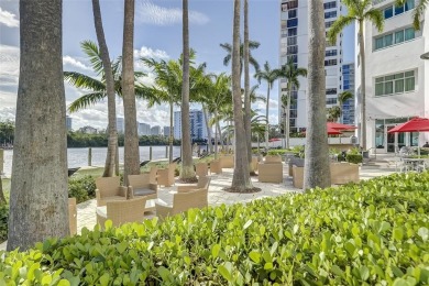 PENTHOUSE UNIT! GREAT LOCATION in Fort Lauderdale, CLOSE TO THE