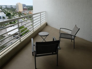 PENTHOUSE UNIT! GREAT LOCATION in Fort Lauderdale, CLOSE TO THE