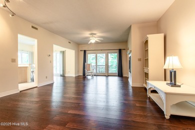 SPECTACULAR VIEWS!!! Situated in the Marina Villas I condo