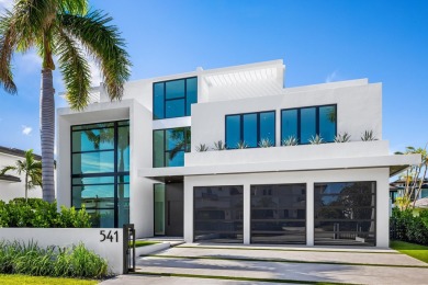 Brilliantly staged in Boca Raton's prestigious Golden Harbour