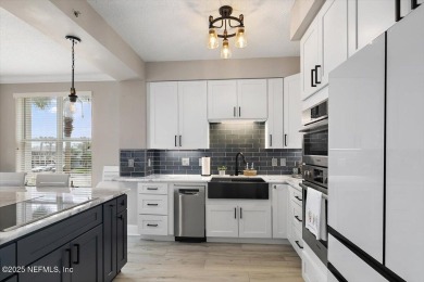 This 3-bedroom, 3-bath 2nd-floor end unit in Northshore offers a